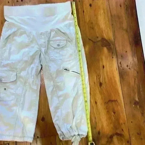 Motherhood Cargo stretch maternity Capris size large - Picture 8 of 11